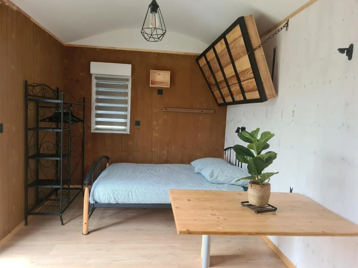 Chalet Villa Les Milles Bottes Et Ses Roulottes à Encausse-les-Thermes