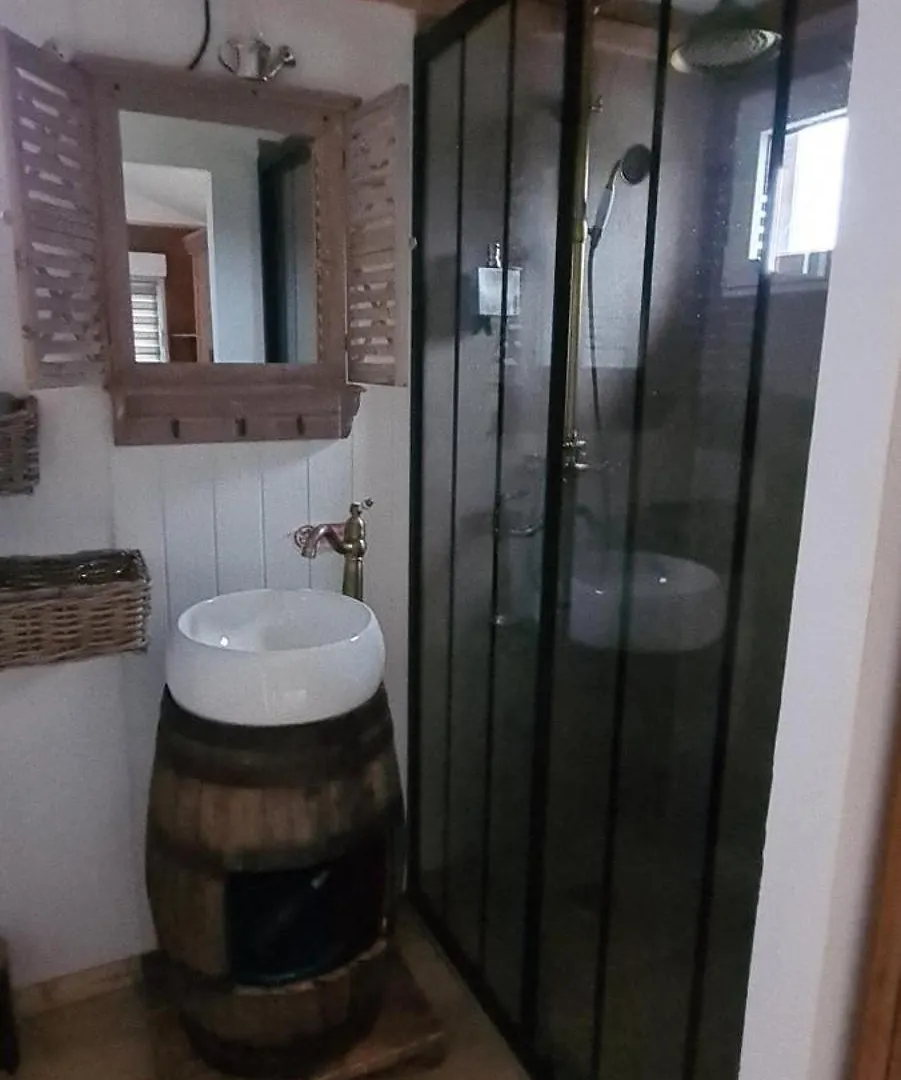 Villa Les Milles Bottes Et Ses Roulottes à Encausse-les-Thermes France