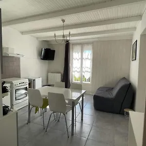 Meublé 40m2 Classé 2 étoiles. Lumineux 04190 Appartement Les Mées
